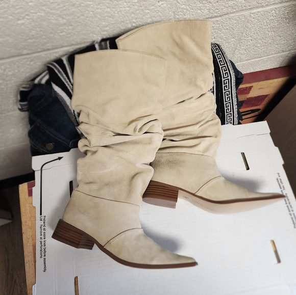 CHINESE LAUNDRY Womens Suede Pointed Toe Low Heel Slouch BOOTS Pull-On Sz 7.5M - Picture 6 of 16